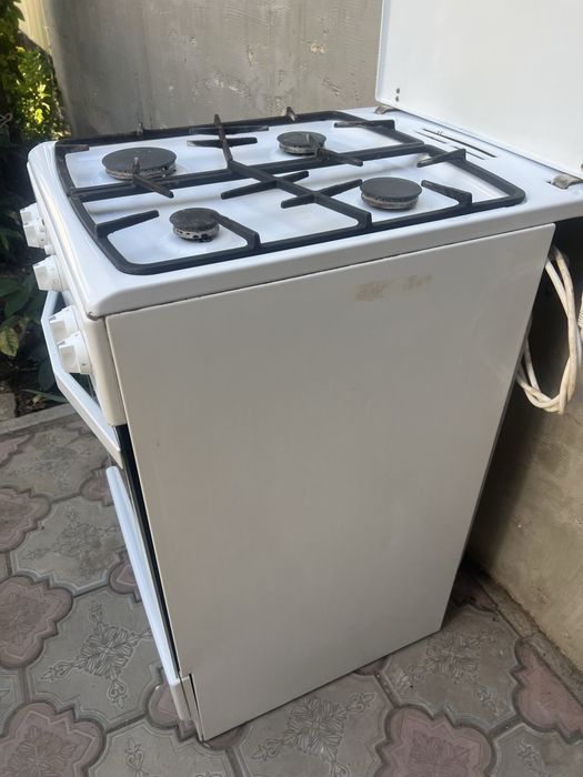 Продам б/у газовую плиту