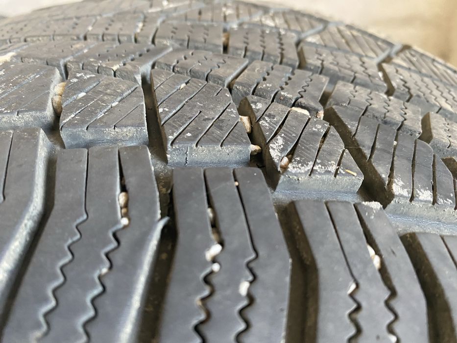 Anvelope, 4 anvelope de iarna 215,50,17