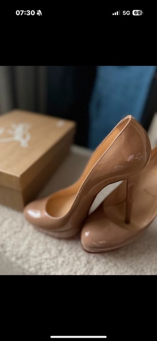 Pantofi christian louboutin originali