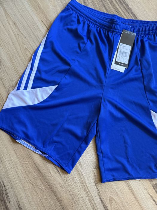 Оригинални нови  два цвята мъжки къси панталони Adidas ! XS