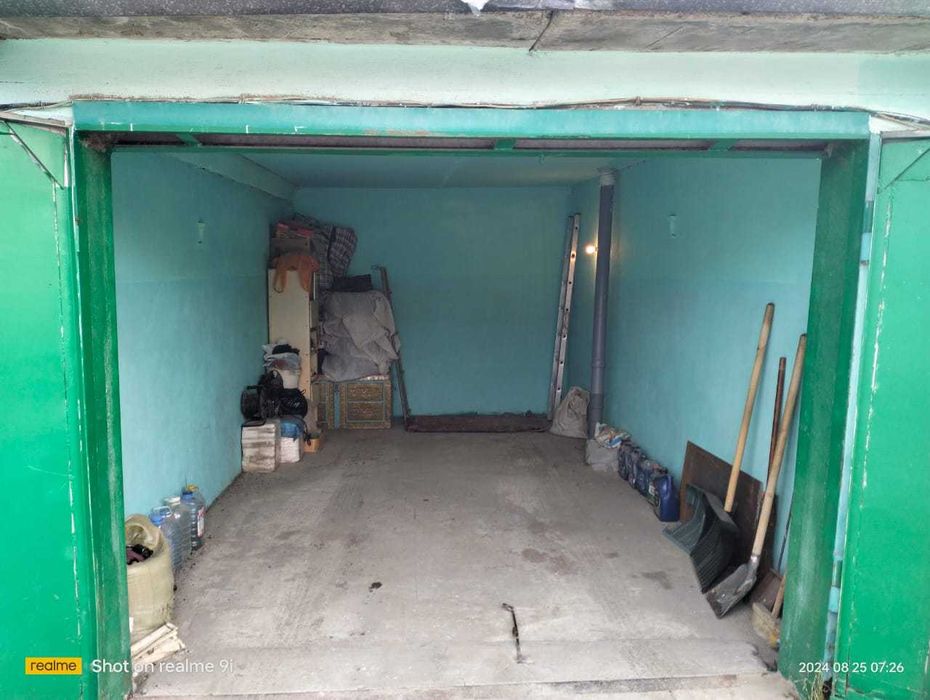 Продам гараж в 8 м-не