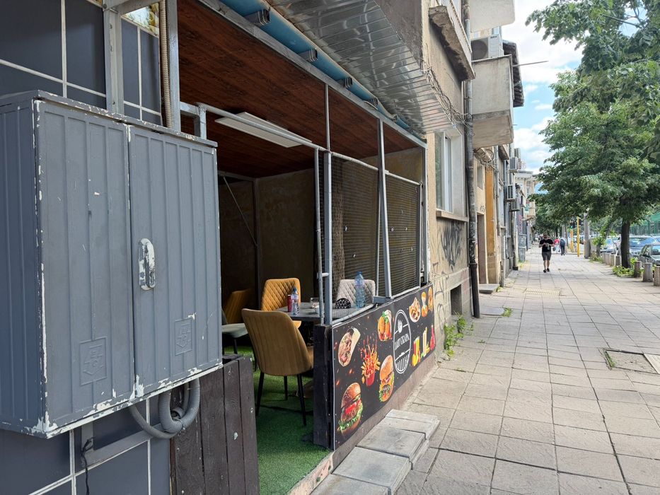 Продаваме оборудвано място! Ресторант!