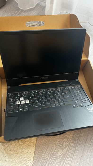 Vând Laptop Gaming ASUS TUF FX505DT