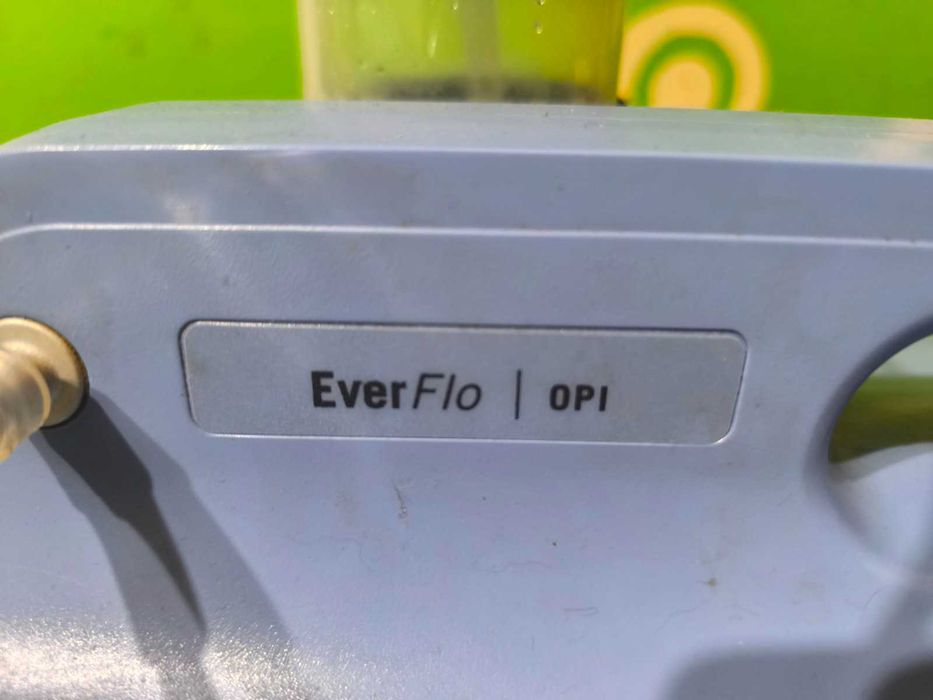 Продавам кислороден концентратор Philips Respironics EverFlo OPI 5 литра в минута
