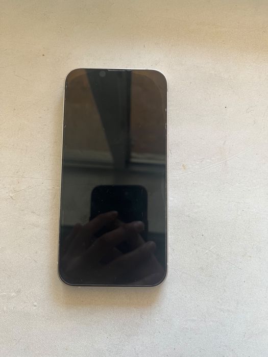 iPhone 13 | Starlight (белый)