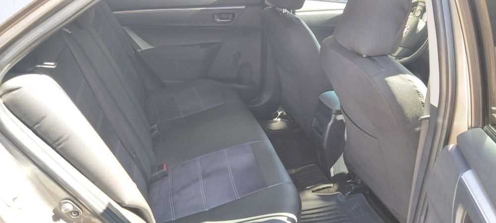 vând Corolla 1,33 benzină cu Gpl