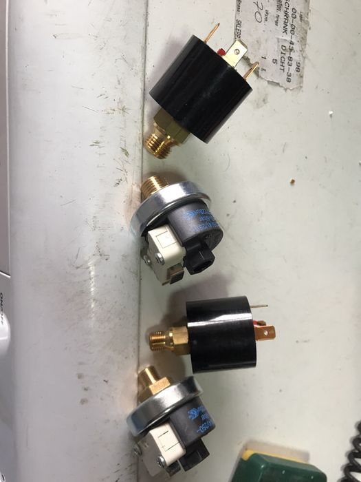 presostat reglabil 0,2-6 bar ceme PC5410/VAP 3 contacte 1/8 sau altele