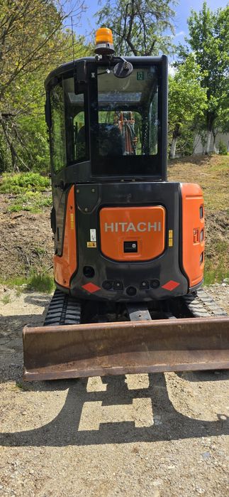 Vând miniexcavator Hitachi u33 an 2016