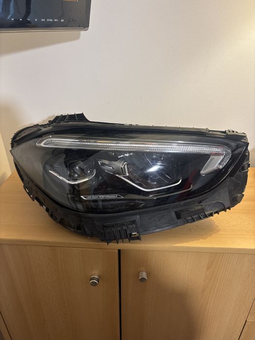 Фар Mercedes C-class W206