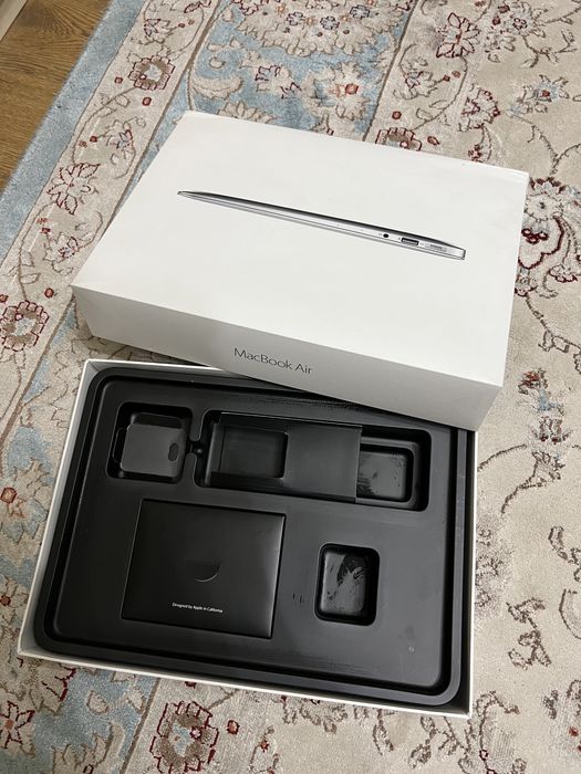 Продам MacBookAir 2017 года