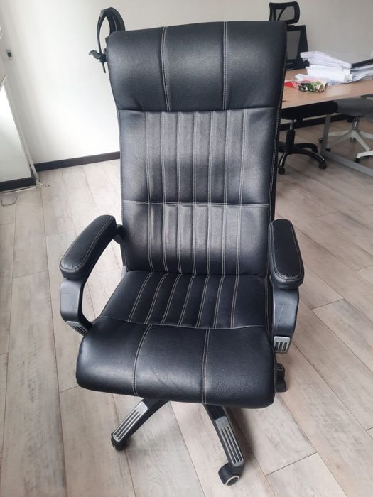 Продам офисную мебель