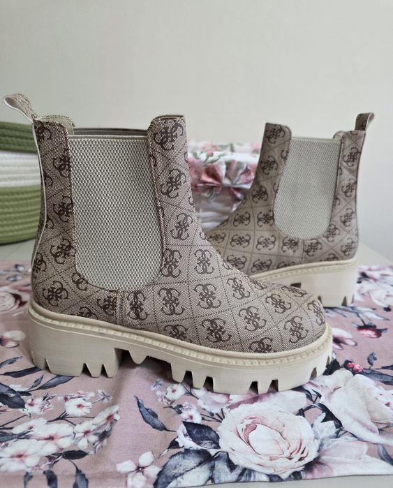 Ghete Guess marimea 37