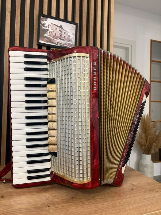 Acordeon Hohner Verdi 3M cu 120 de basi
