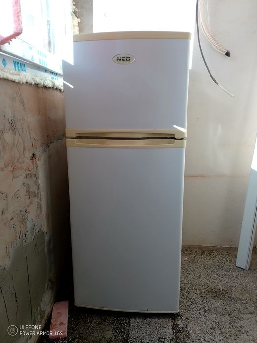 Хладилник NEO с горна камера
