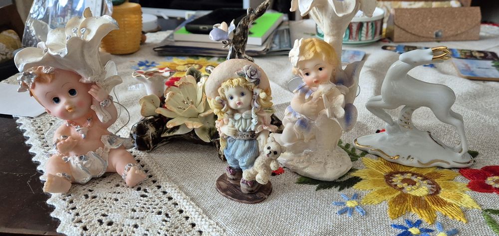 Vând bibelouri porțelan