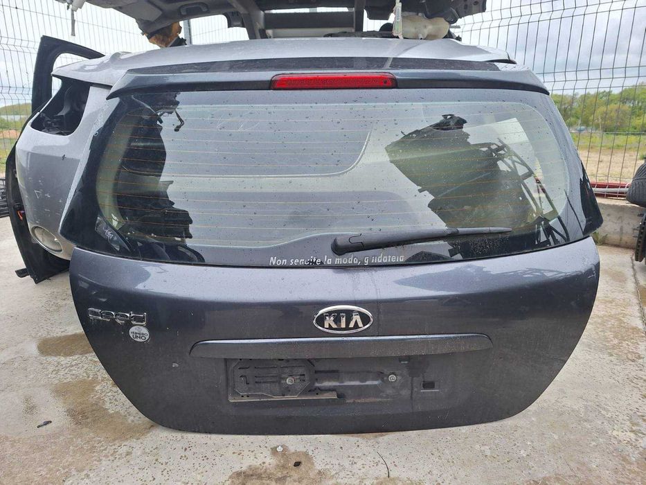 Врата багажник Kia Ceed hatchback / Киа Сийд хечбек 2008г.