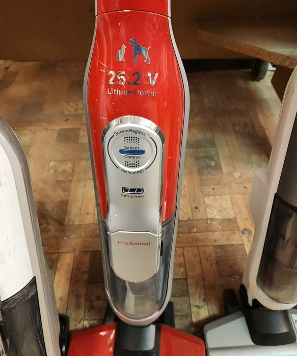 Vand aspiratoare bosch arata ff bine   si sant an stare de functionare