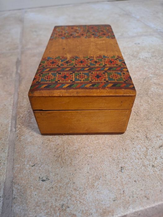 Стара дървена инкрустирана кутия, 1926
