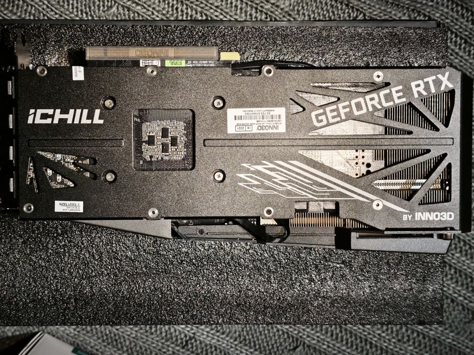 INNO3D GEFORCE RTX™ 3070 ICHILL X3 8 GB
Product
C30703-08D6X-1710VA38H