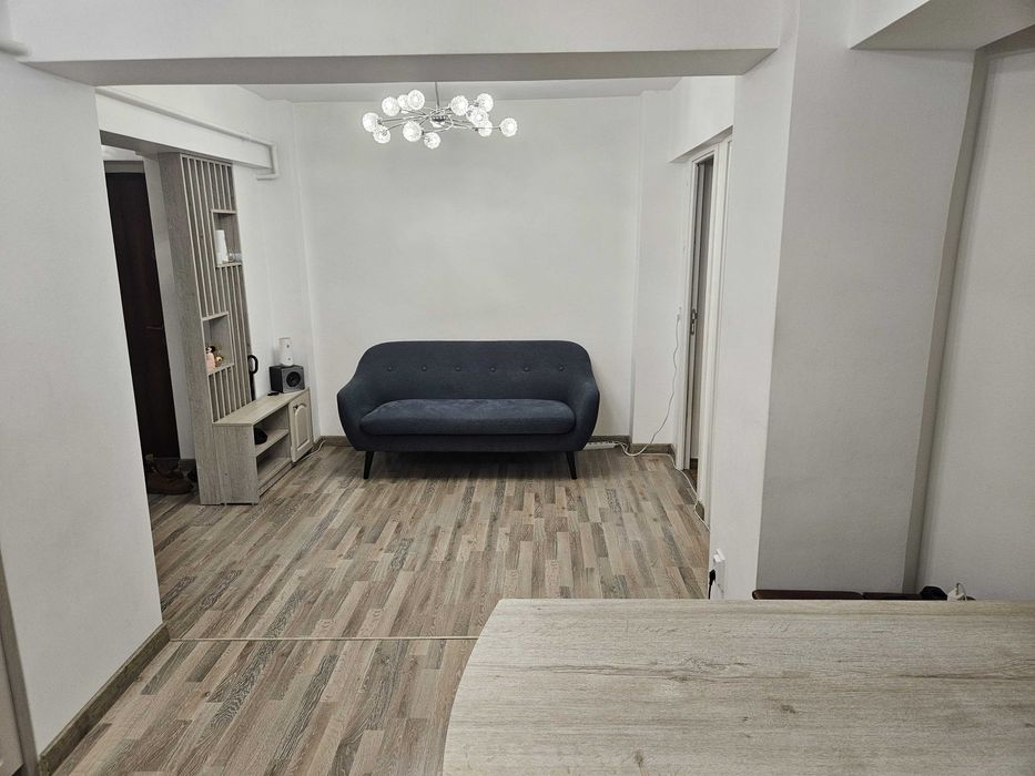 Apartament cu doua caamere transfomat in 3 Ultracentral  / Casa Cartii