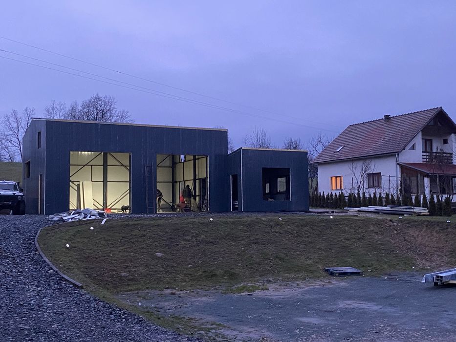 Vand Hala Metalica garaj pentru masina complet cu panouri sandwich