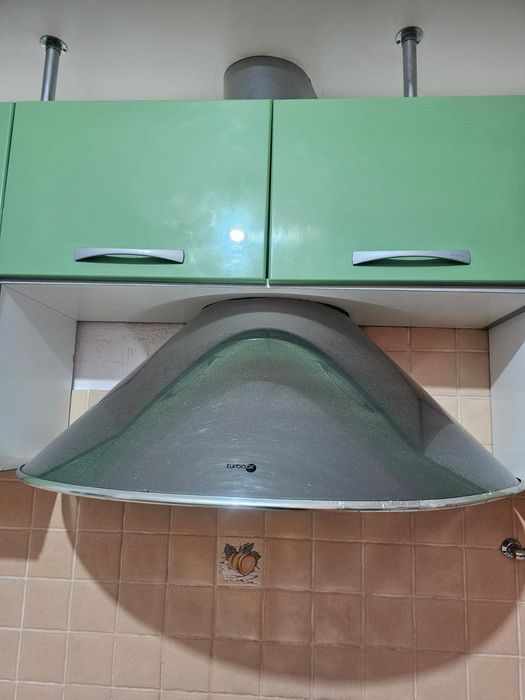 Продаю кухонную вытяжку