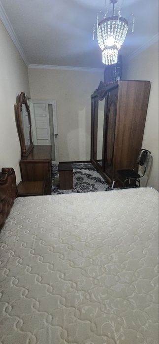 Xotinimni ijaraga olgan kvartiramda sikishadi