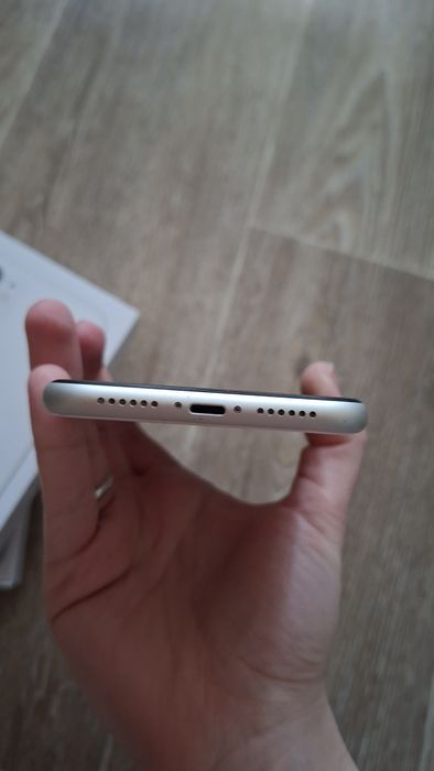 Продам айфон 11, в ремонте не был