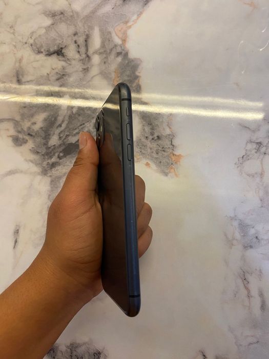 iPhone 11 емкость 75