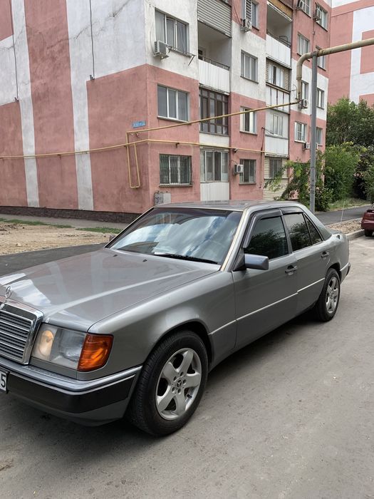 Машина мерс 124 хороший
