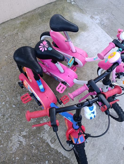 Vând bicicletă copii cu roți pe 14.