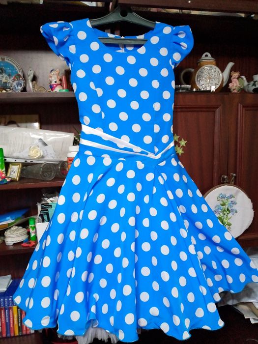 Вечерние платья - 40 размер