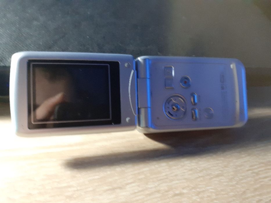 aparat foto ecran rotativ