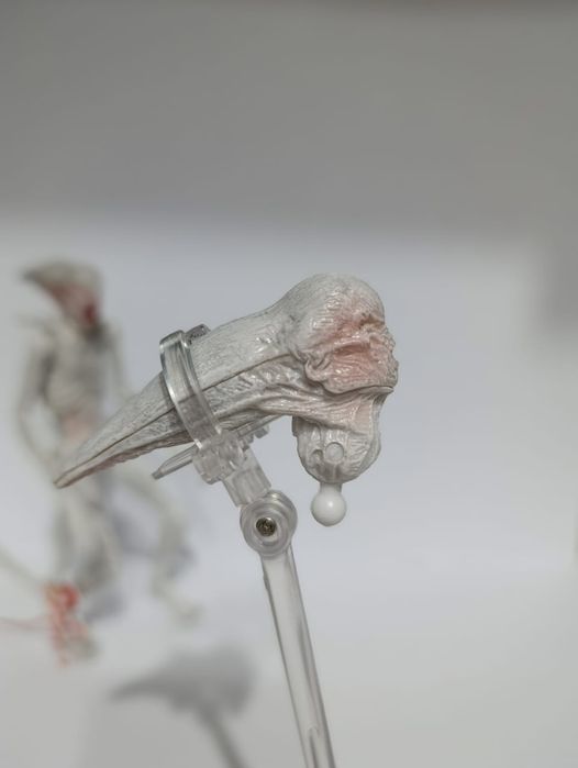 Продам фигурку Чужой: Неоморф