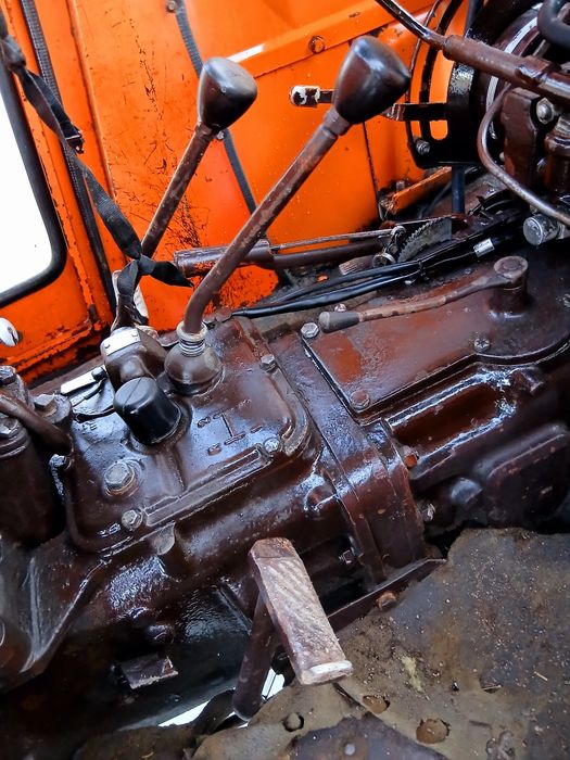 Tractor  utb 445