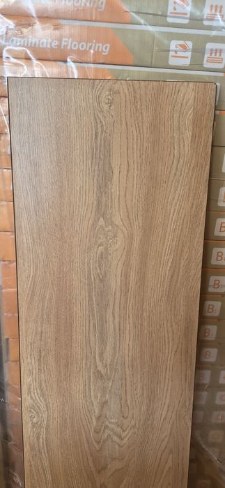 Laminat sotiladi optom