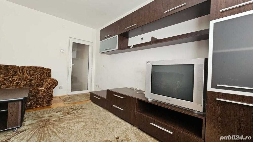 Ofer spre inchiriere apartament cu 2 camere central, zona Podgoria