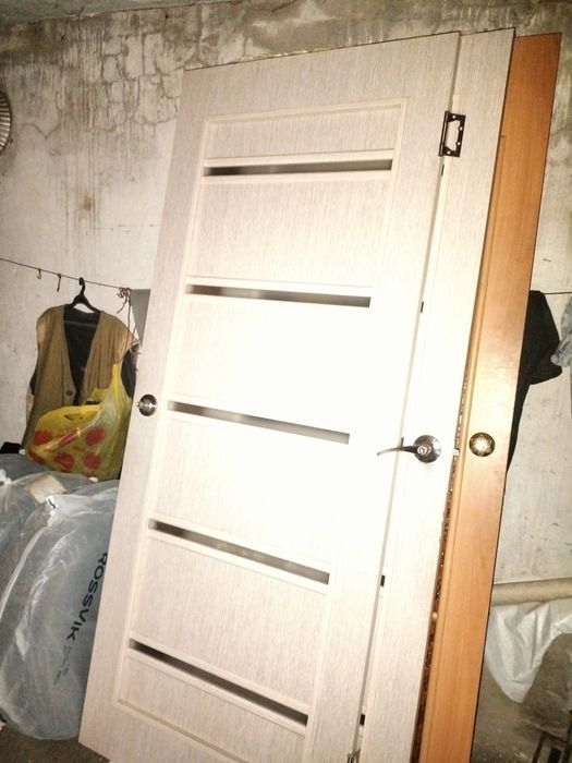 Продам две двери
