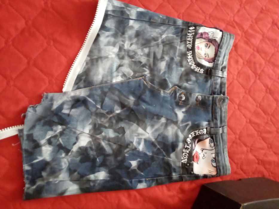 Дънкова пола ръчно рисувана