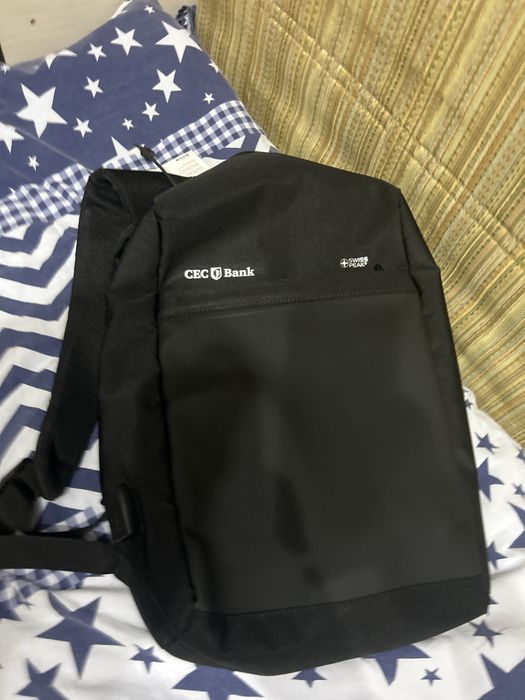 Vand ghiozdan cec bank nou nout cu eticheta firma este SWISS PEAK