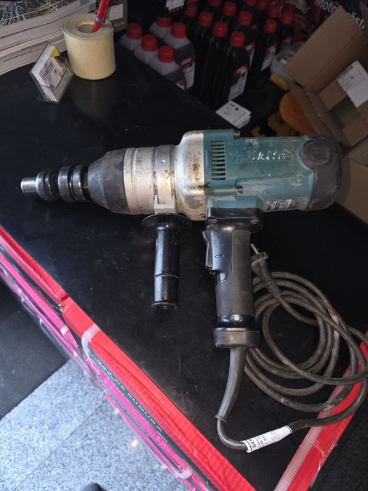 Mașina de insurubat Makita TW1000