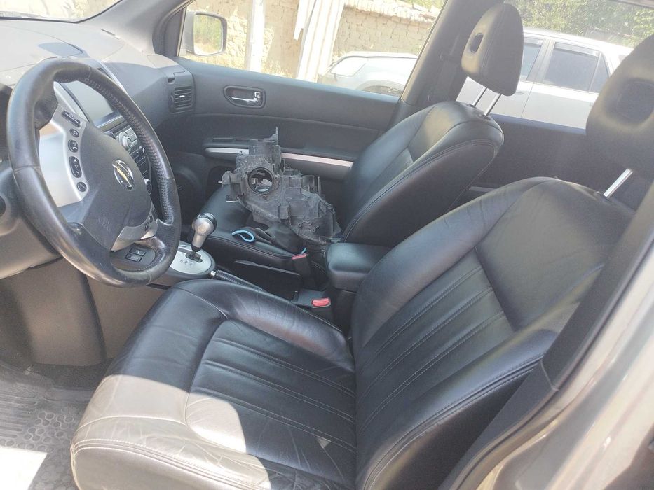 Nissan X-Trail T31 2.0 dci на части.