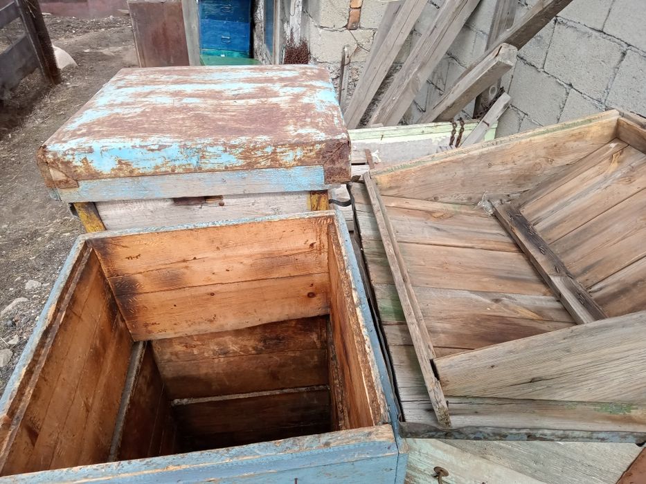 Улья для пчел срочно продам