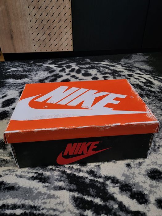Jordan 1 retro high OG chicago lost and found