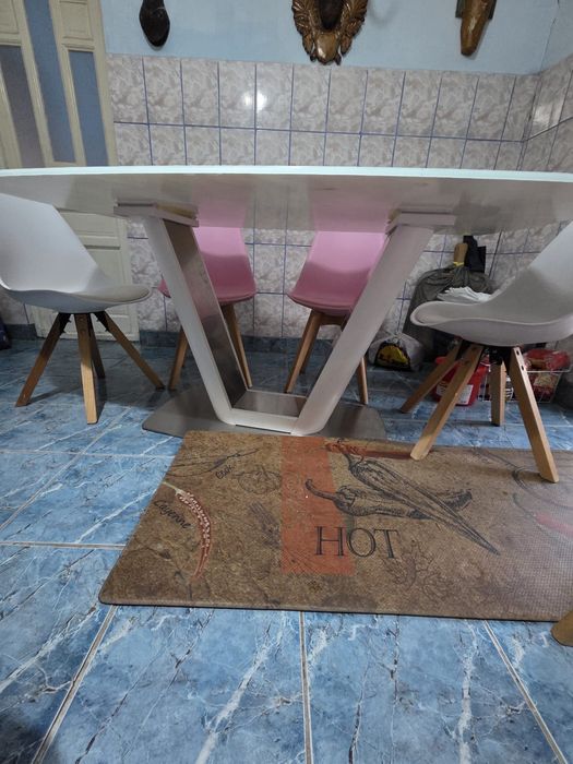 Masă cu 6 scaune 800lei