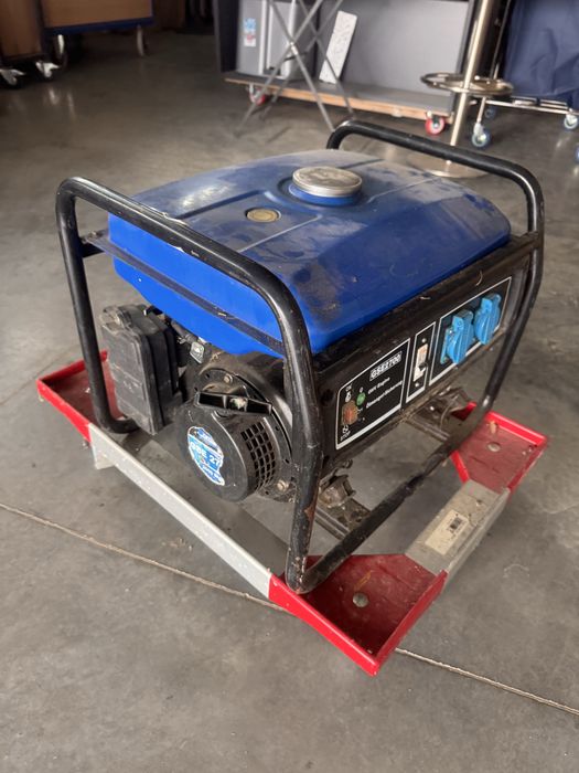 Generator curent 220