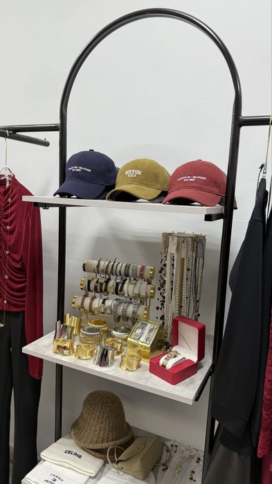 Аккалада бутик сатылады