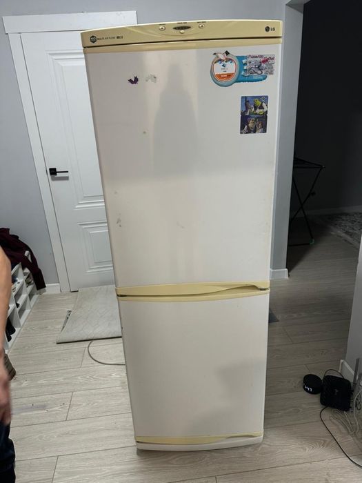 Продам холодильник