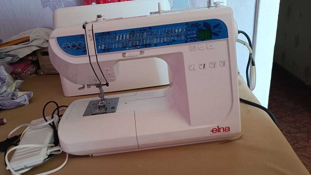 Компьютерная швейная машина Elna 5300