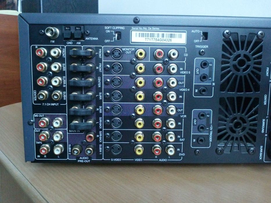 Amplituner NAD T 754
